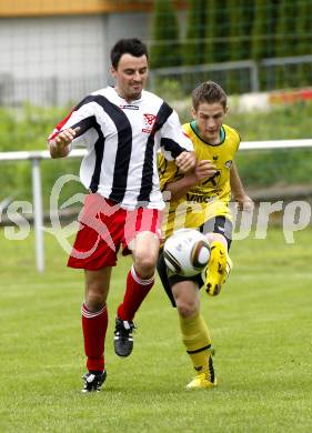 Fussball. Unterliga West. Magdalener SC gegen ESV Admira Villach.  Loitsch Andreas (Admira), Brandstaetter Mario (Magdalen). Villach, 13.5.2010.
Foto: Kuess
---
pressefotos, pressefotografie, kuess, qs, qspictures, sport, bild, bilder, bilddatenbank