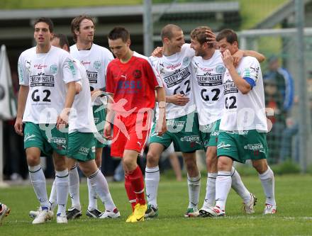 Fussball. Kaerntner Liga. FC Oberwinkler Lendorf gegen SV Spittal/Drau. Torjubel Lendorf. Lendorf, 30.5.2010.
Foto: Kuess
---
pressefotos, pressefotografie, kuess, qs, qspictures, sport, bild, bilder, bilddatenbank