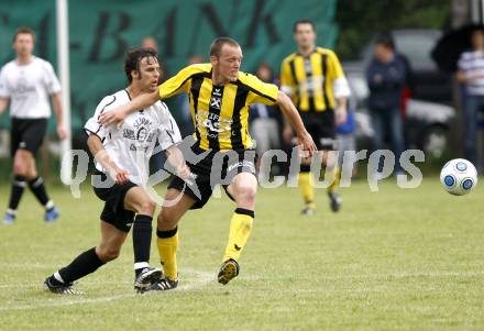 Fussball. Unterliga Ost. Eberndorfer AC gegen SV Raika GRIFFEN Rast. Golautschnig Ernst (Eberndorf), Vrhnjak Borut (Griffen). Eberndorf, 29.5.2010.
Foto: Kuess
---
pressefotos, pressefotografie, kuess, qs, qspictures, sport, bild, bilder, bilddatenbank