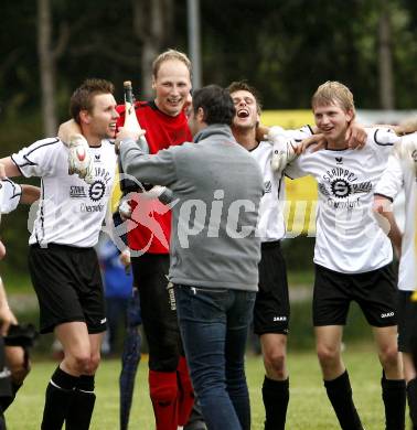 Fussball. Unterliga Ost. Eberndorfer AC gegen SV Raika GRIFFEN Rast. Jubel (Eberndorf). Eberndorf, 29.5.2010.
Foto: Kuess
---
pressefotos, pressefotografie, kuess, qs, qspictures, sport, bild, bilder, bilddatenbank