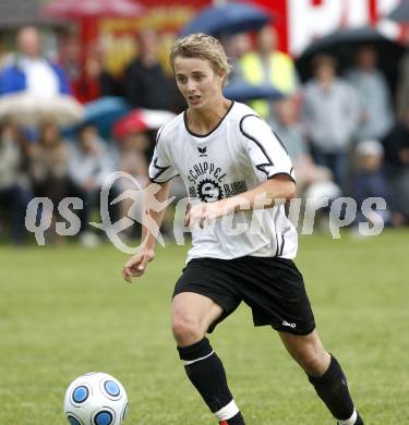 Fussball. Unterliga Ost. Eberndorfer AC gegen SV Raika GRIFFEN Rast. Krainz Manuel (Eberndorf). Eberndorf, 29.5.2010.
Foto: Kuess
---
pressefotos, pressefotografie, kuess, qs, qspictures, sport, bild, bilder, bilddatenbank