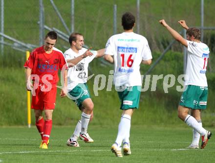 Fussball. Kaerntner Liga. FC Oberwinkler Lendorf gegen SV Spittal/Drau. Torjubel Lendorf. Lendorf, 30.5.2010.
Foto: Kuess
---
pressefotos, pressefotografie, kuess, qs, qspictures, sport, bild, bilder, bilddatenbank