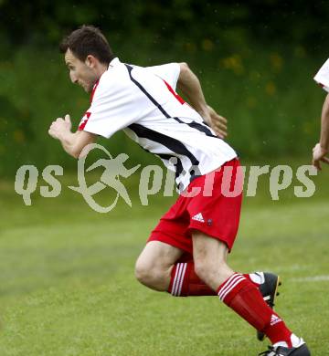 Fussball. Unterliga West. Magdalener SC gegen ESV Admira Villach.   Keric Jasmin (Admira). Villach, 13.5.2010.
Foto: Kuess
---
pressefotos, pressefotografie, kuess, qs, qspictures, sport, bild, bilder, bilddatenbank