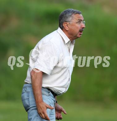 Fussball. Kaerntner Liga. FC Oberwinkler Lendorf gegen SV Spittal/Drau. Trainer Kurt Messner (Spittal). Lendorf, 30.5.2010.
Foto: Kuess
---
pressefotos, pressefotografie, kuess, qs, qspictures, sport, bild, bilder, bilddatenbank