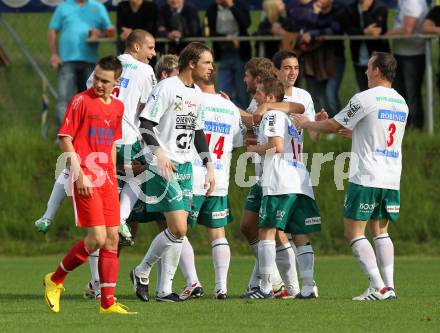 Fussball. Kaerntner Liga. FC Oberwinkler Lendorf gegen SV Spittal/Drau. Torjubel Lendorf. Lendorf, 30.5.2010.
Foto: Kuess
---
pressefotos, pressefotografie, kuess, qs, qspictures, sport, bild, bilder, bilddatenbank