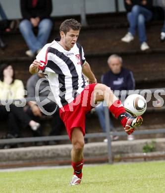 Fussball. Unterliga West. Magdalener SC gegen ESV Admira Villach.  Troyer Josef (Admira). Villach, 13.5.2010.
Foto: Kuess
---
pressefotos, pressefotografie, kuess, qs, qspictures, sport, bild, bilder, bilddatenbank