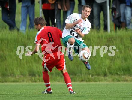 Fussball. Kaerntner Liga. FC Oberwinkler Lendorf gegen SV Spittal/Drau. De Zordo Hannes (Lendorf), Truskaller Hannes (Spittal). Lendorf, 30.5.2010.
Foto: Kuess
---
pressefotos, pressefotografie, kuess, qs, qspictures, sport, bild, bilder, bilddatenbank