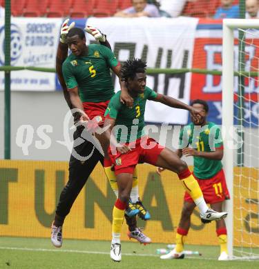 Fussball Laenderspiel. Testspiel Kamerun gegen Slowakei.  Sebastien Bassong, Nicolas Nkoulou (Kamerun). Klagenfurt, am 29.5.2010.
Foto: Kuess

---
pressefotos, pressefotografie, kuess, qs, qspictures, sport, bild, bilder, bilddatenbank