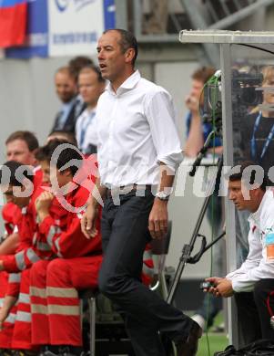 Fussball Laenderspiel. Testspiel Kamerun gegen Slowakei.  Trainer Paul Le Guen (Kamerun). Klagenfurt, am 29.5.2010.
Foto: Kuess

---
pressefotos, pressefotografie, kuess, qs, qspictures, sport, bild, bilder, bilddatenbank