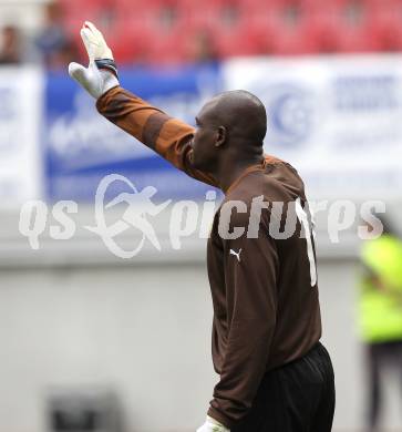 Fussball Laenderspiel. Testspiel Kamerun gegen Slowakei.  Hamidou Souleymanou (Kamerun). Klagenfurt, am 29.5.2010.
Foto: Kuess

---
pressefotos, pressefotografie, kuess, qs, qspictures, sport, bild, bilder, bilddatenbank