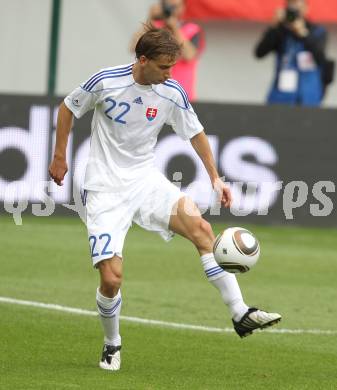 Fussball Laenderspiel. Testspiel Kamerun gegen Slowakei.  Dusan Svento  (Slowakei). Klagenfurt, am 29.5.2010.
Foto: Kuess

---
pressefotos, pressefotografie, kuess, qs, qspictures, sport, bild, bilder, bilddatenbank