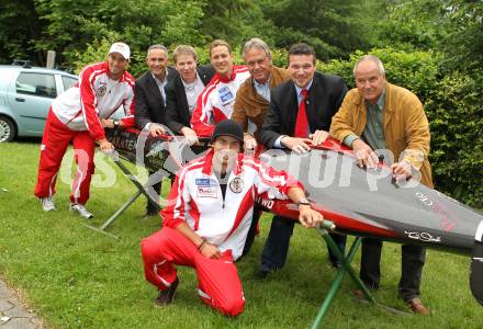 Kajak. Harald Hudetz, GR J?rgen Pfeiler, Stadtrat Herbert Taschek,  Gerhard Schmid, ASVOE Praesident Kurt Steiner, Stadtrat Wolfgang Germ, Praesident v. Kajakverein Manfred Pock, Manuel Filzwieser. Klagenfurt, 2.6.2010.
Foto: Kuess
---
pressefotos, pressefotografie, kuess, qs, qspictures, sport, bild, bilder, bilddatenbank