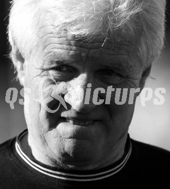 Fussball Regionalliga. SAK gegen DSV Leoben. Trainer Alois Jagodic (SAK). Klagenfurt, am 4.6.2010.
Foto: Kuess
---
pressefotos, pressefotografie, kuess, qs, qspictures, sport, bild, bilder, bilddatenbank