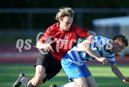 Fussball Kaerntner Liga. VSV gegen SV Penk/Reisseck. Nico Hrstic (VSV), Christofer Huber (Penk). Villach, am 5.6.2010.
Foto: Kuess
---
pressefotos, pressefotografie, kuess, qs, qspictures, sport, bild, bilder, bilddatenbank