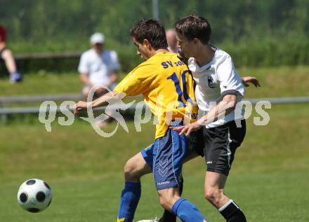 Fussball Kaerntner Liga. SV ASKOE Sittersdorf gegen FC Welzenegg. Samir Nuhanovic (Sittersdorf), Mario Hutter (Welzenegg). Sittersdorf, am 6.6.2010.
Foto: Kuess
---
pressefotos, pressefotografie, kuess, qs, qspictures, sport, bild, bilder, bilddatenbank