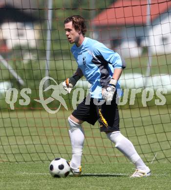 Fussball Kaerntner Liga. SV ASKOE Sittersdorf gegen FC Welzenegg. Helmut Rom (Welzenegg). Sittersdorf, am 6.6.2010.
Foto: Kuess
---
pressefotos, pressefotografie, kuess, qs, qspictures, sport, bild, bilder, bilddatenbank