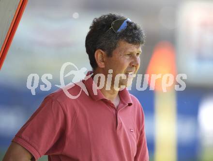 Fussball Kaerntner Liga. SV ASKOE Sittersdorf gegen FC Welzenegg. Trainer Ivan Bratic (Sittersdorf). Sittersdorf, am 6.6.2010.
Foto: Kuess
---
pressefotos, pressefotografie, kuess, qs, qspictures, sport, bild, bilder, bilddatenbank