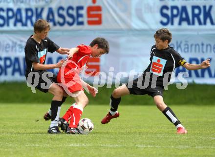 Fussball. Schuelerliga. Finale. BG Lerchenfeld gegen SHS Spittal.  Gmuend, 1.6.2010.
Foto: Kuess
---
pressefotos, pressefotografie, kuess, qs, qspictures, sport, bild, bilder, bilddatenbank