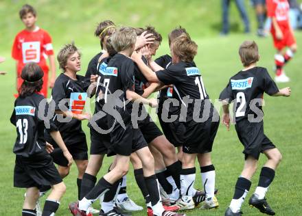 Fussball. Schuelerliga. Finale. BG Lerchenfeld gegen SHS Spittal.  Gmuend, 1.6.2010.
Foto: Kuess
---
pressefotos, pressefotografie, kuess, qs, qspictures, sport, bild, bilder, bilddatenbank