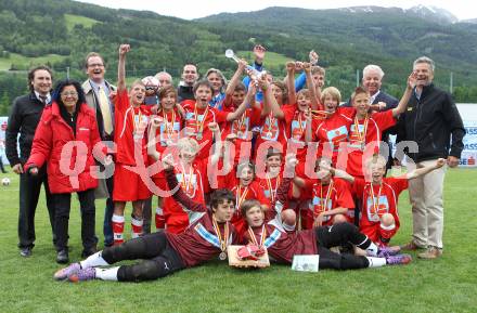 Fussball. Schuelerliga. Finale. BG Lerchenfeld gegen SHS Spittal.  Jubel Sieger Lerchenfeld. Gmuend, 1.6.2010.
Foto: Kuess
---
pressefotos, pressefotografie, kuess, qs, qspictures, sport, bild, bilder, bilddatenbank