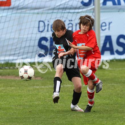 Fussball. Schuelerliga. Finale. BG Lerchenfeld gegen SHS Spittal. Gmuend, 1.6.2010.
Foto: Kuess
---
pressefotos, pressefotografie, kuess, qs, qspictures, sport, bild, bilder, bilddatenbank