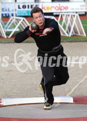 Leichtathletik. Kaerntner Meisterschaften. Kugelstossen. Martin Gratzer. Wolfsberg, am 11.6.2010.
Foto: Kuess
---
pressefotos, pressefotografie, kuess, qs, qspictures, sport, bild, bilder, bilddatenbank