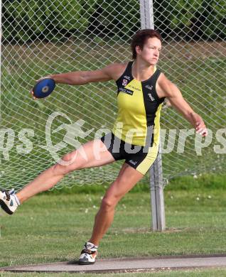 Leichtathletik. Kaerntner Meisterschaften. Diskus. Veronika Watzek. Wolfsberg, am 11.6.2010.
Foto: Kuess
---
pressefotos, pressefotografie, kuess, qs, qspictures, sport, bild, bilder, bilddatenbank