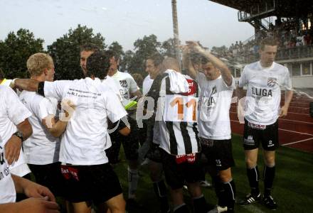 Fussball Regionalliga. Relegationsspiel. WAC/St. Andrae gegen Parndorf. Jubel WAC. Wolfsberg am 12.6.2010
Foto: Kuess
---
pressefotos, pressefotografie, kuess, qs, qspictures, sport, bild, bilder, bilddatenbank