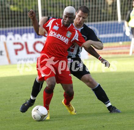 Fussball Regionalliga. Relegationsspiel. WAC/St. Andrae gegen Parndorf. Thomas Pirker (WAC), Severiano Alves Jailson (Parndorf). Wolfsberg am 12.6.2010
Foto: Kuess
---
pressefotos, pressefotografie, kuess, qs, qspictures, sport, bild, bilder, bilddatenbank