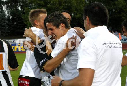 Fussball Regionalliga. Relegationsspiel. WAC/St. Andrae gegen Parndorf. Jubel WAC. Wolfsberg am 12.6.2010
Foto: Kuess
---
pressefotos, pressefotografie, kuess, qs, qspictures, sport, bild, bilder, bilddatenbank