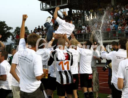 Fussball Regionalliga. Relegationsspiel. WAC/St. Andrae gegen Parndorf. Jubel WAC. Wolfsberg am 12.6.2010
Foto: Kuess
---
pressefotos, pressefotografie, kuess, qs, qspictures, sport, bild, bilder, bilddatenbank