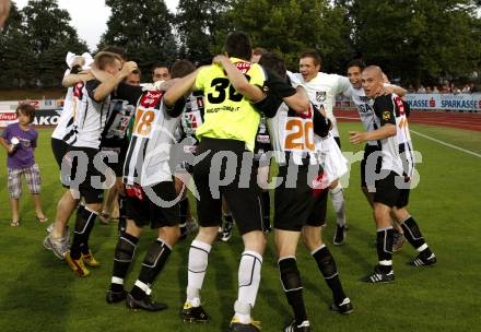 Fussball Regionalliga. Relegationsspiel. WAC/St. Andrae gegen Parndorf. Jubel WAC. Wolfsberg am 12.6.2010
Foto: Kuess
---
pressefotos, pressefotografie, kuess, qs, qspictures, sport, bild, bilder, bilddatenbank