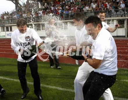 Fussball Regionalliga. Relegationsspiel. WAC/St. Andrae gegen Parndorf. Jubel WAC. Wolfsberg am 12.6.2010
Foto: Kuess
---
pressefotos, pressefotografie, kuess, qs, qspictures, sport, bild, bilder, bilddatenbank