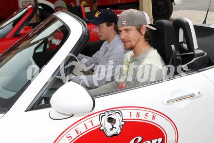 Eishockey. Bundesliga. NHL. Michael Raffl, Michael Grabner. Villach, am 11.6.2010.
Foto: Kuess
---
pressefotos, pressefotografie, kuess, qs, qspictures, sport, bild, bilder, bilddatenbank