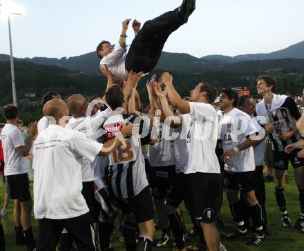 Fussball Regionalliga. Relegationsspiel. WAC/St. Andrae gegen Parndorf. Jubel WAC/St. Andrae. Dietmar Riegler. Wolfsberg, am 12.6.2010.
Foto: Kuess
---
pressefotos, pressefotografie, kuess, qs, qspictures, sport, bild, bilder, bilddatenbank