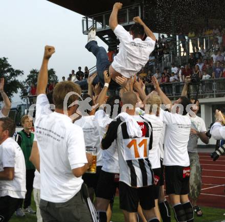 Fussball Regionalliga. Relegationsspiel. WAC/St. Andrae gegen Parndorf. Jubel WAC/St. Andrae. Trainer Nenad Bjelica. Wolfsberg, am 12.6.2010.
Foto: Kuess
---
pressefotos, pressefotografie, kuess, qs, qspictures, sport, bild, bilder, bilddatenbank