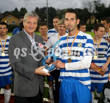 Fussball. KFV Cup. VSV gegen SG Drautal. Praesident KFV Werner Lippitz, Ramusch Mario Villach, 19.6.2010.
Foto: Kuess
---
pressefotos, pressefotografie, kuess, qs, qspictures, sport, bild, bilder, bilddatenbank