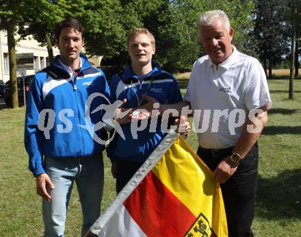 Alpe Adria Jugendspiele. Leichtathletik. Trainer Christian Jaeger, Silbermedaillengewinner ueber 200 Meter Reinhold Hollauf, Reinhard Tellian. Pordenone, am 23.6.2010.
Foto: Kuess 
---
pressefotos, pressefotografie, kuess, qs, qspictures, sport, bild, bilder, bilddatenbank