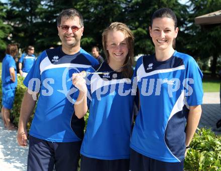 Alpe Adria Jugendspiele. Schwimmen. Trainer Klaus Brandstaetter, Lisa Zaiser, Trainerin Christina Kendi. Pordenone, am 23.6.2010.
Foto: Kuess
---
pressefotos, pressefotografie, kuess, qs, qspictures, sport, bild, bilder, bilddatenbank
