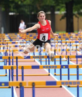 Alpe Adria Jugendspiele. Leichtathletik. 100 Meter Huerden Frauen. Katja Salzer. Pordenone, am 22.6.2010.
Foto: Kuess
---
pressefotos, pressefotografie, kuess, qs, qspictures, sport, bild, bilder, bilddatenbank
