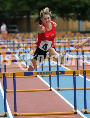 Alpe Adria Jugendspiele. Leichtathletik. 100 Meter Huerden Frauen. Katja Salzer. Pordenone, am 22.6.2010.
Foto: Kuess
---
pressefotos, pressefotografie, kuess, qs, qspictures, sport, bild, bilder, bilddatenbank