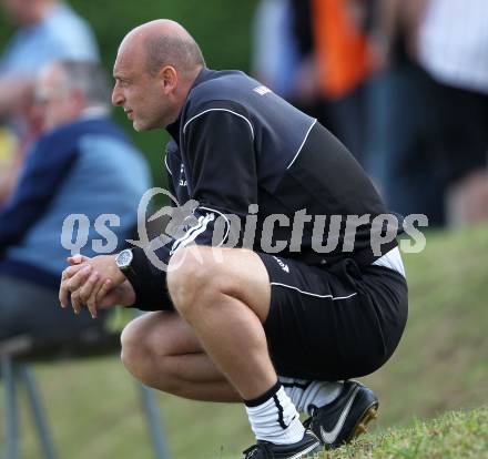 Fussball Testspiel. St. Michael/Lav. gg. WAC/St. Andrae. Co-Trainer Slobodan Grubor (WAC). St. Michael/Lav. am 26.6.2010.
Foto: Kuess
---
pressefotos, pressefotografie, kuess, qs, qspictures, sport, bild, bilder, bilddatenbank