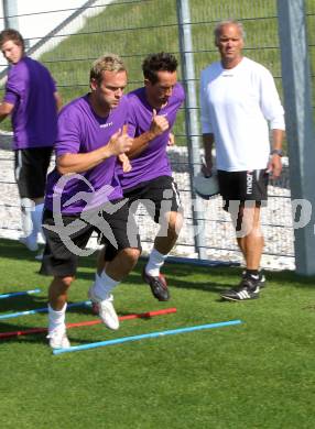 Fussball Regionalliga. Trainingsbeginn Austria Klagenfurt. Kai Schoppitsch, Matthias Dollinger, Trainer Walter Schoppitsch. Klagenfurt, am 28.6.2010.
Foto: Kuess
---
pressefotos, pressefotografie, kuess, qs, qspictures, sport, bild, bilder, bilddatenbank