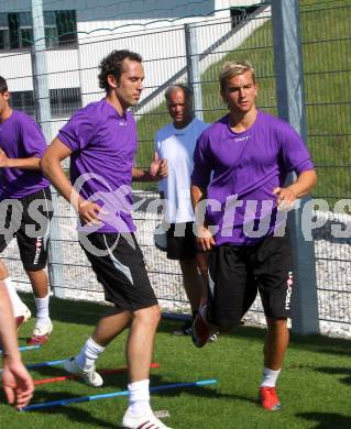 Fussball Regionalliga. Trainingsbeginn Austria Klagenfurt. Christian Prawda, Trainer Walter Schoppitsch, Peter Pucker. Klagenfurt, am 28.6.2010.
Foto: Kuess
---
pressefotos, pressefotografie, kuess, qs, qspictures, sport, bild, bilder, bilddatenbank