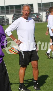 Fussball Regionalliga. Trainingsbeginn Austria Klagenfurt. Trainer Walter Schoppitsch. Klagenfurt, am 28.6.2010.
Foto: Kuess
---
pressefotos, pressefotografie, kuess, qs, qspictures, sport, bild, bilder, bilddatenbank