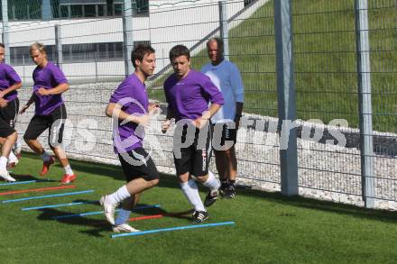 Fussball Regionalliga. Trainingsbeginn Austria Klagenfurt. Helmut Koenig, Christian Sablatnig, Trainer Walter Schoppitsch. Klagenfurt, am 28.6.2010.
Foto: Kuess
---
pressefotos, pressefotografie, kuess, qs, qspictures, sport, bild, bilder, bilddatenbank