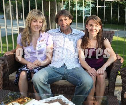 Sport und Studium.  Julia Schmid, Franz Preiml, Lisa Holzfeind. Klagenfurt, am 29.6.2010.
Foto: Kuess
---
pressefotos, pressefotografie, kuess, qs, qspictures, sport, bild, bilder, bilddatenbank