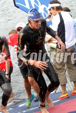 Kaernten Ironman Austria. Schwimmstart. Markus Ressler (AUT). Klagenfurt, am 4.7.2010.
Foto: Kuess

---
pressefotos, pressefotografie, kuess, qs, qspictures, sport, bild, bilder, bilddatenbank