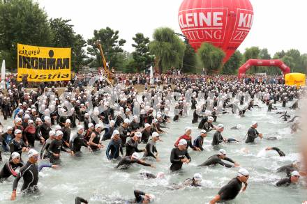 Kaernten Ironman Austria. Schwimmstart. Klagenfurt, am 4.7.2010.
Foto: Kuess

---
pressefotos, pressefotografie, kuess, qs, qspictures, sport, bild, bilder, bilddatenbank