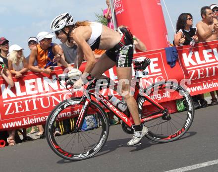 Kaernten Ironman Austria. Radfahren. Marlies Penker (AUT). Klagenfurt, am 4.7.2010.
Foto: Kuess

---
pressefotos, pressefotografie, kuess, qs, qspictures, sport, bild, bilder, bilddatenbank